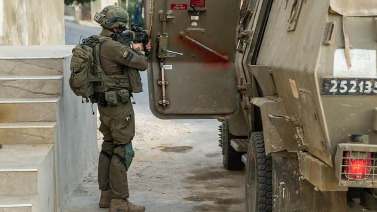 תיעוד:  לוחמי צה''ל מיפו את בתיהם של המחבלים שרצחו את סגן מפקד סיירת נח"ל, רב-סרן בר פלח ז"ל