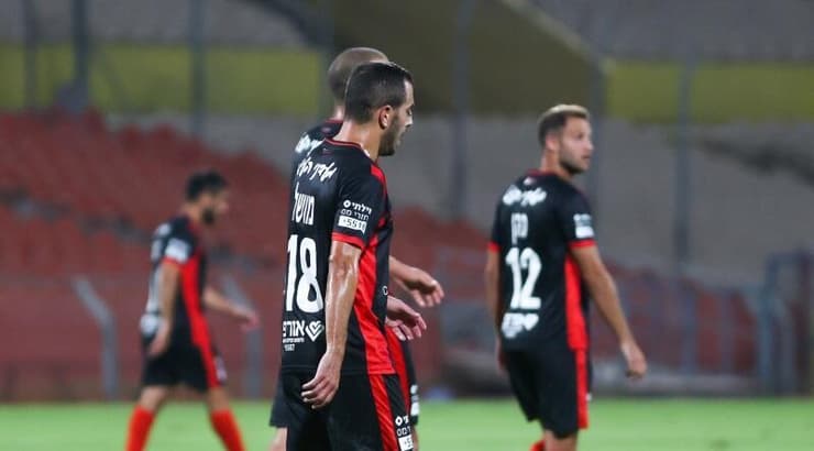 שחקני הפועל רמת גן מאוכזבים (שחר גרוס) שחקני הפועל רמת גן מאוכזבים