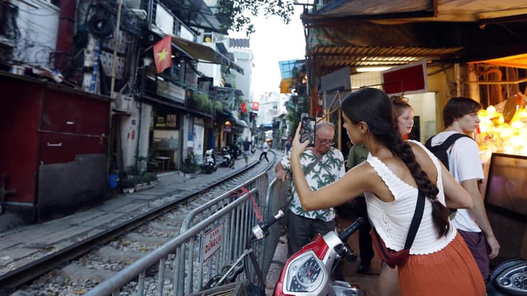 "רחוב הרכבת" בהאנוי, וייטנאם