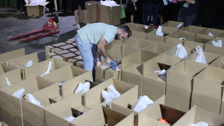 איסוף וחלוקת מזון לנזקקים בתלן אביב