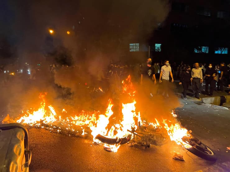מהומות טהרן איראן אחרי מותה של מהסא אמיני