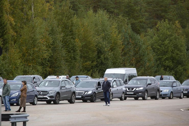 רוסיה פקק בגבול עם פינלנד בורחים מ גיוס ל מלחמה ב אוקראינה