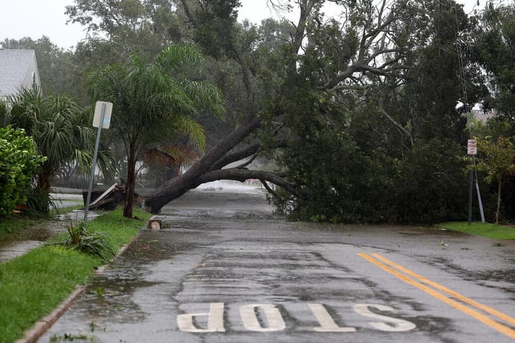 נזקי סופה הוריקן איאן ב פלורידה ב סרסוטה