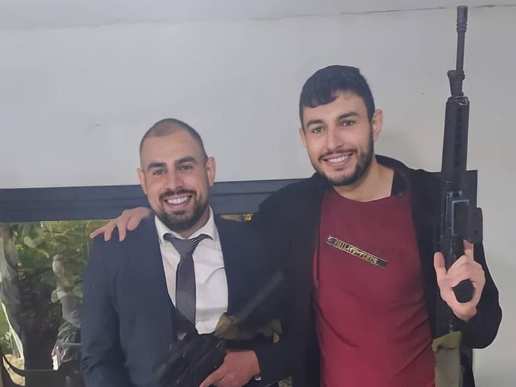 רעד חאזם שביצע את הפיגוע בדיזנגוף, עם אחיו עבד חאזם שנהרג בפעילות צה"ל בג'נין