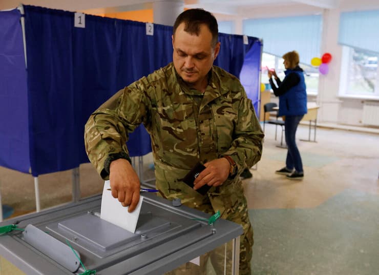 הצבעה במשאל העם ב דונייצק על סיפוח ל רוסיה
