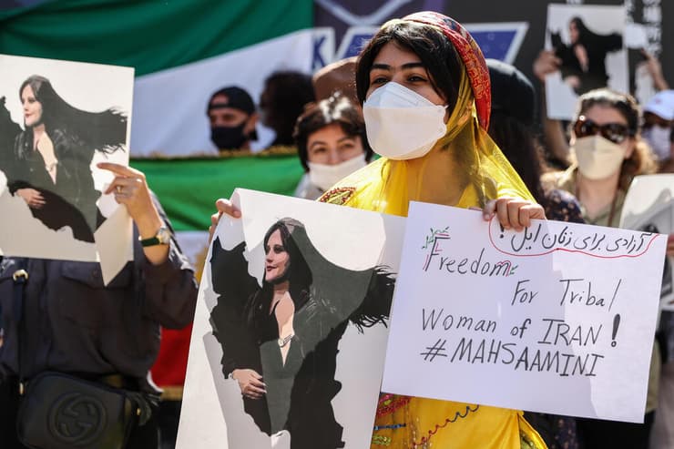 טוקיו הפגנה הפגנת תמיכה בנשות איראן