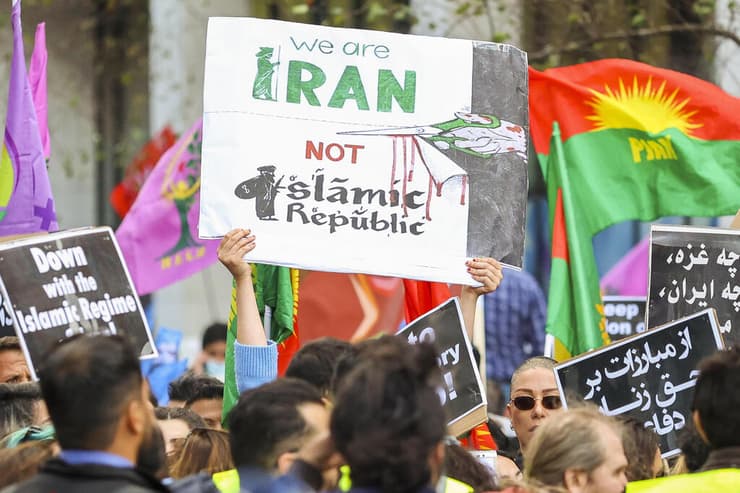 בריסל הפגנה הפגנת תמיכה בנשות איראן