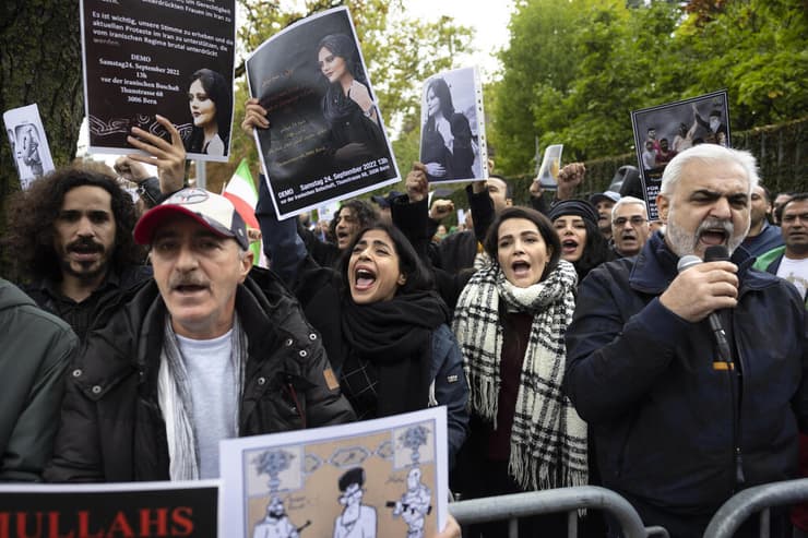 ברן שווייץ הפגנה הפגנת תמיכה בנשות איראן
