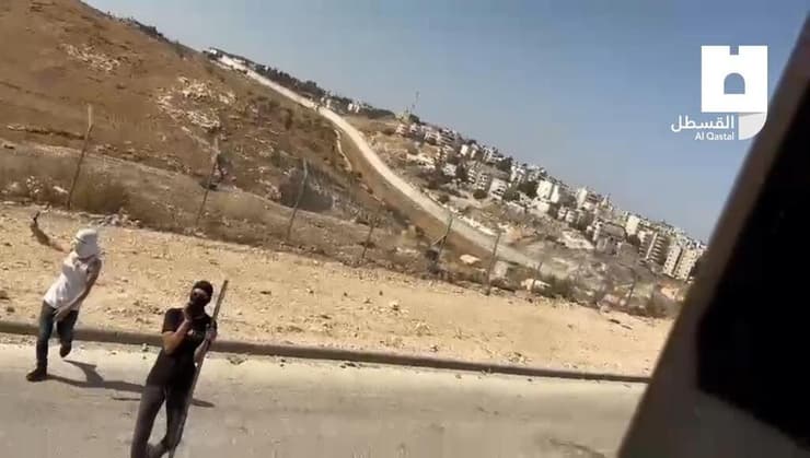 פורעים פלסטיניים פרצו את גדר ההפרדה ליד אבו דיס