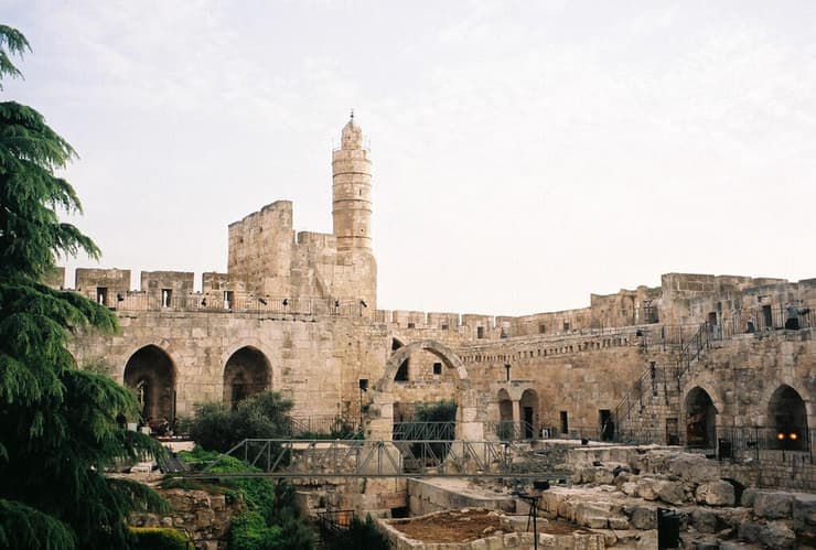 החצר הארכיאולוגית במוזיאון מגדל דוד
