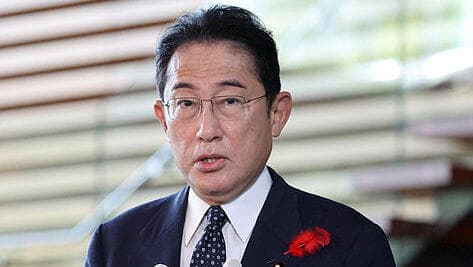 ראש ממשלת יפן פומיו קישידה במסיבת עיתונאים אחרי שיגור הטיל של צפון קוריאה