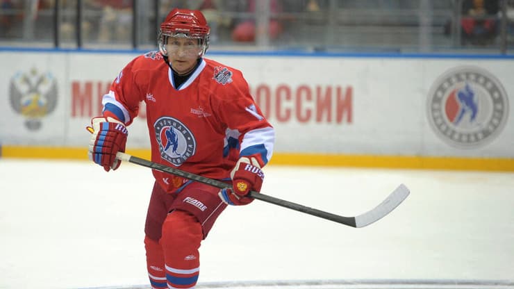 ארכיון 2014 ולדימיר פוטין נשיא רוסיה הוקי קרח בסוצ'י 