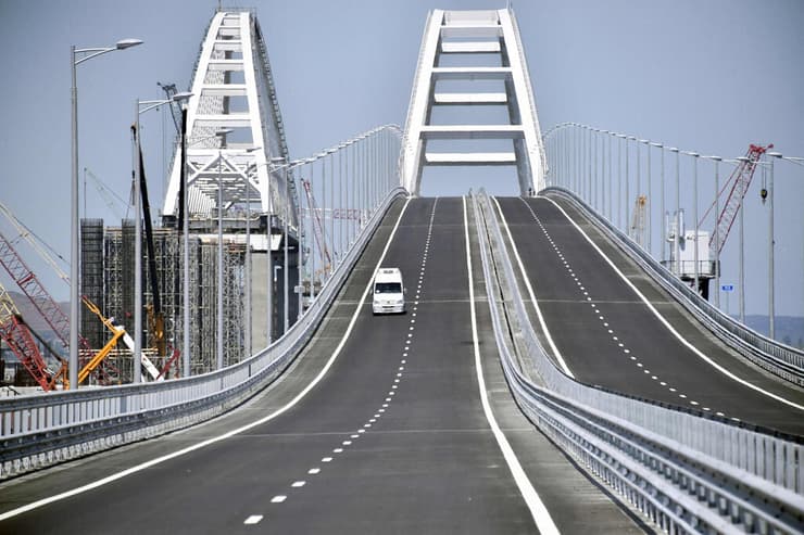 ארכיון גשר קרץ' שמחבר בין חצי האי קרים  ל רוסיה בצל מלחמה ב אוקראינה