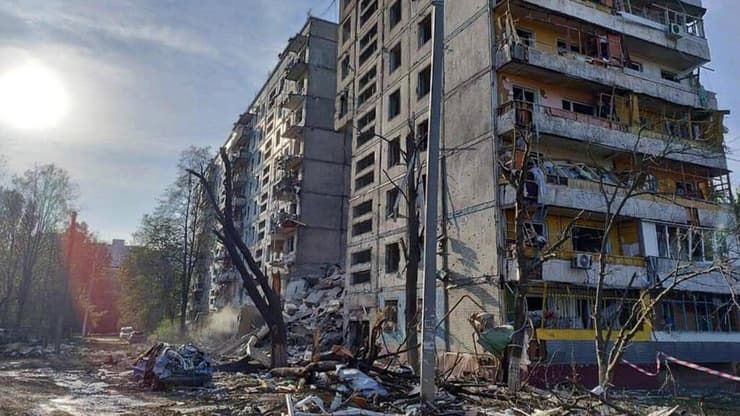 הריסות בזאפוריז'יה בעקבות הפצצה רוסית