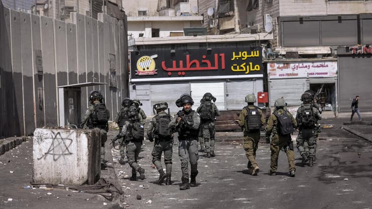 כוחות הביטחון ליד שועפט