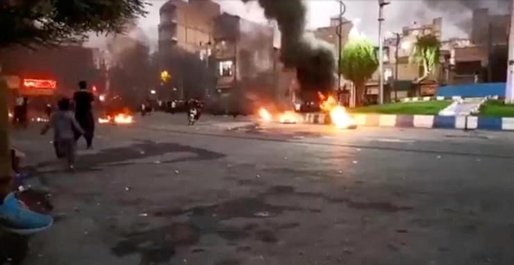 הפגנה בעיר ג'באנרוד מערב איראן