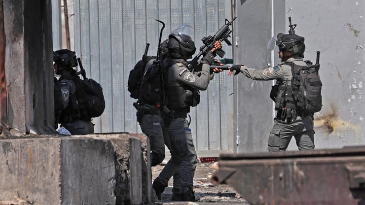 עימותים בין פלסטינים לכוחות הביטחון במחנה פליטים שועפט