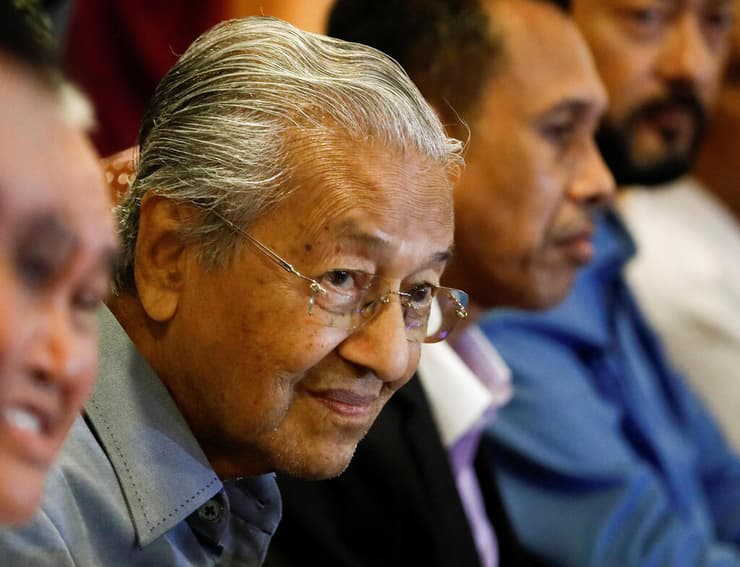 מהאטאיר מוחמד ראש ממשלת מלזיה לשעבר רץ בבחירות בגיל 97