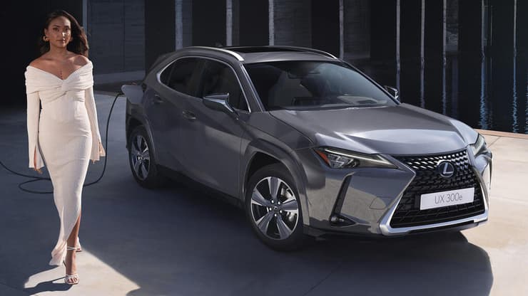 לקסוס UX300e