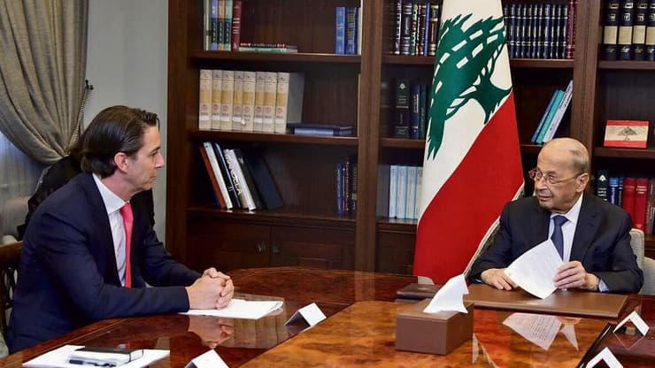 עמוס הוכשטיין עם הנשיא הלבנוני מישל עאון