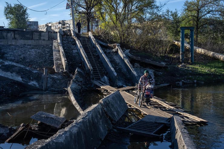 הגשר שהתפוצץ בבחמוט, אוקראינה