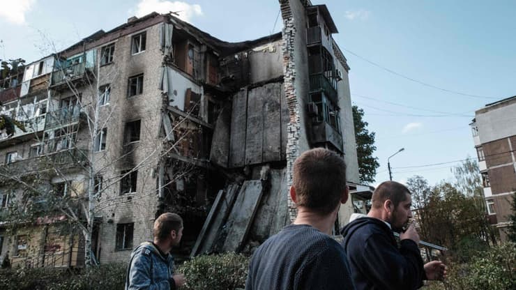 הריסות המלחמה בבחמוט, אוקראינה