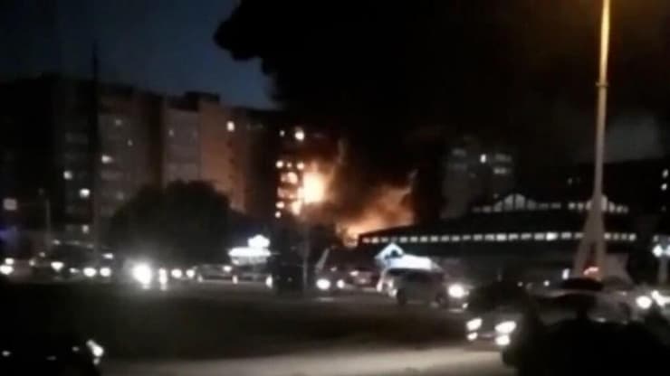 מטוס צבאי רוסי התרסק על בניין מגורים ברוסיה