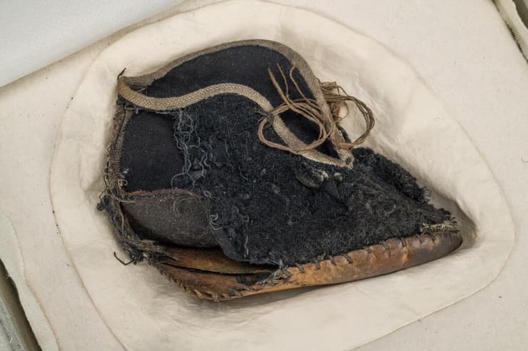 שרידי נעל בלויה מאושוויץ