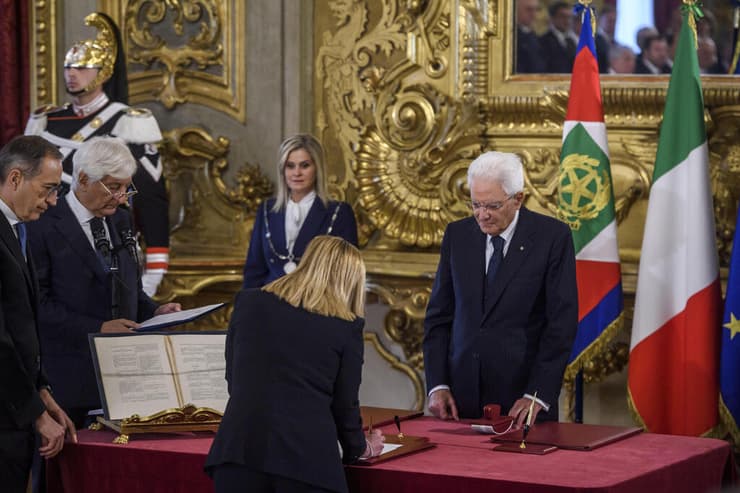 ראש ממשלת איטליה ג'ורג'ה מלוני טקס השבעה עם נשיא איטליה סרג'ו מטרלה