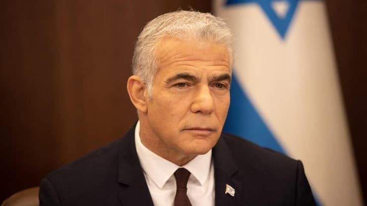 יאיר לפיד בישיבת ממשלה