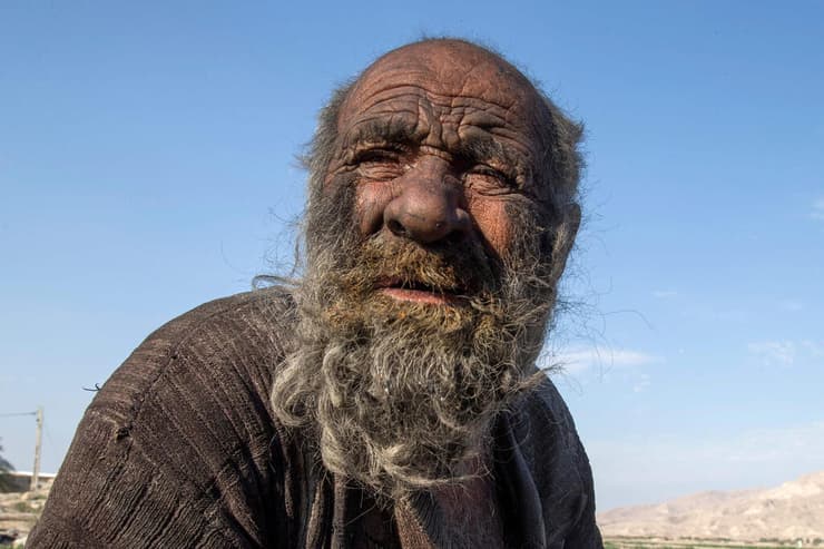 אמו האג'י גבר מ איראן האיש ה מסריח ה מלוכלך ב עולם הלך לעולמו בגיל 94