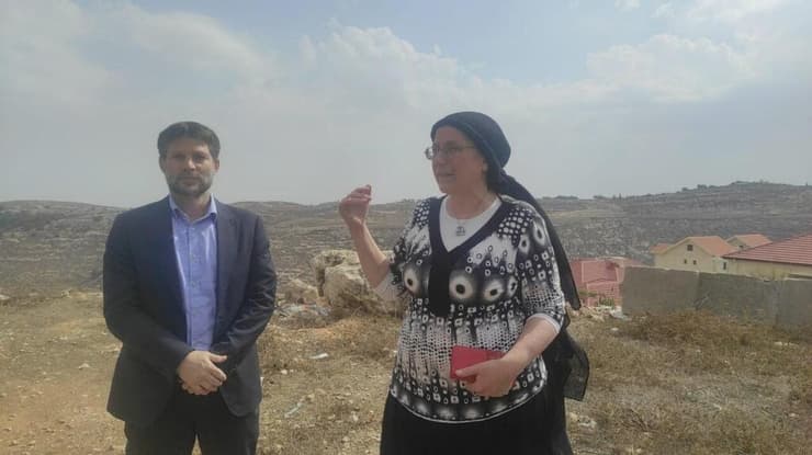 בצלאל סמוטריץ' וחברי מפלגת הציונות הדתית בסיור באפרת נגד ההשתלטות הפלסטינית