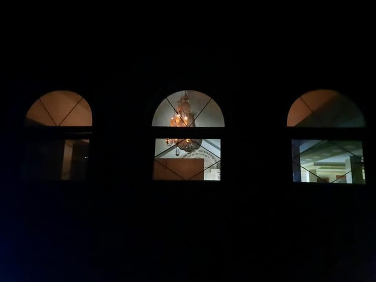 חושך בבית הכנסת באומן