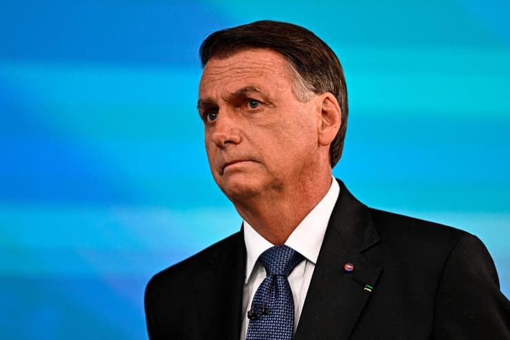 עימות מכריע לקראת ה סיבוב השני בחירות ב ברזיל הנשיא ז'איר בולסונרו נגד לולה דה סילבה