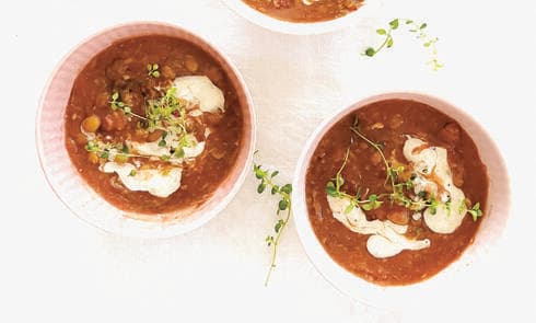 מרק חומוסטחינה ועגבניות