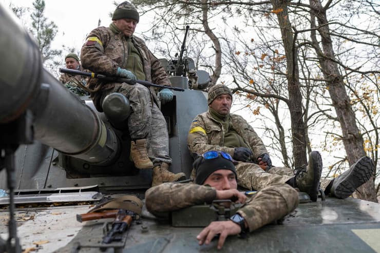 לוחמים אוקראינים באזור חרסון מלחמה עם רוסיה אוקראינה בסוף אוקטובר