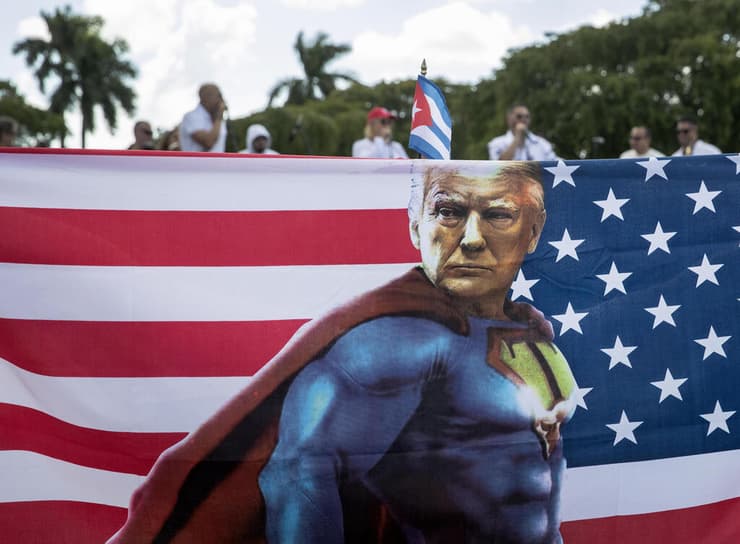 ארה"ב בחירות האמצע אמצע הכהונה דונלד טראמפ עצרת מיאמי פלורידה