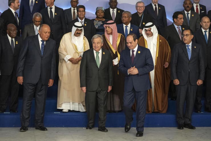 נשיא מצרים עם מזכ"ל האו"ם בתמונה הקבוצתית