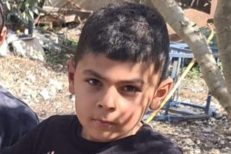 בבית חולים הלל יפה מת מפצעיו הילד אחמד רשואן (6) תושב ג'סר אזרקא אשר נדרס אתמול בכפר קרע.