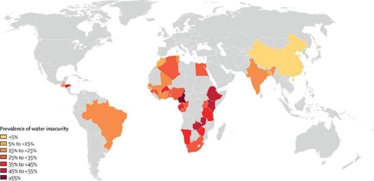 מפה ובה 31 המדינות שנבדקו במחקר, כשמידת חומרת חוסר הביטחון במים בהן מדורג מצהוב (הקל ביותר) לאדום כהה (החמור ביותר)