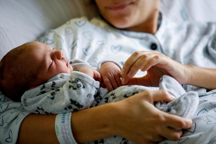 לידה בית חולים ב רומא איטליה 8 מיליארד בני אדם ב עולם 