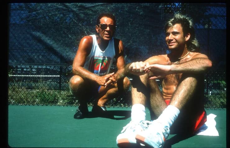 ניק בולטיירי מאמן טניס אמריקאי עם אנדרה אגאסי 