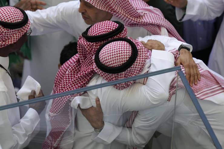 אוהדי נבחרת סעודיה חוגגים