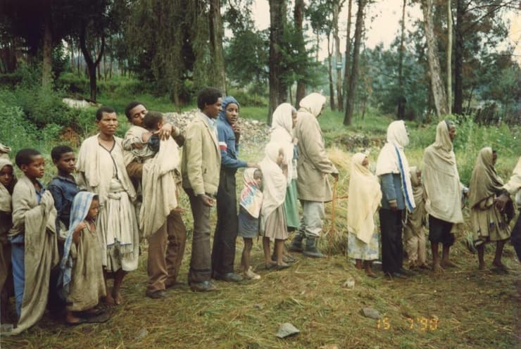 יהודים באדיס אבבה ב-1990. התמונות צולמו בידי איקי (רבקה) מאירוביץ' ז"ל, שנשלחה לאתיופיה מטעם ארגון הג'וינט