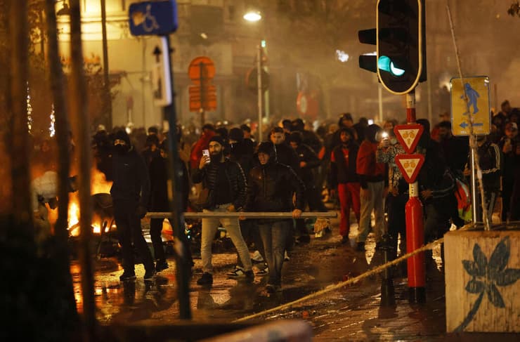 מהומות ב בריסל בלגיה אחרי ניצחון של נבחרת מרוקו על פני הנבחרת הבלגית ב מונדיאל
