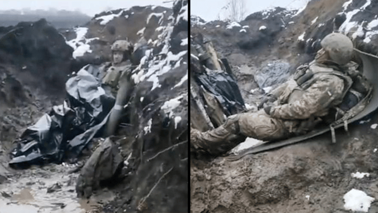 חיילים אוקראינים בתוך בוץ בתעלה בחזית מלחמה אוקראינה רוסיה מתוך תיעוד שפרסם הצבא האוקראיני מבלי לפרט היכן ומתי צולם