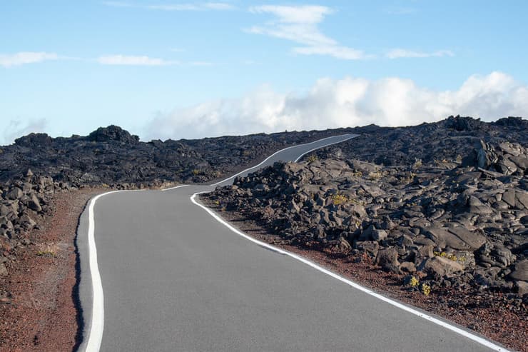 ארה"ב הוואי דרך סלולה ב מעלה הר הגעש מאונה לואה