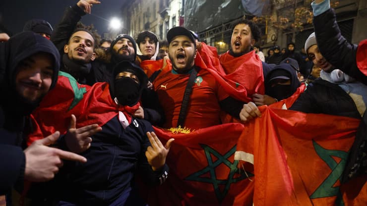 אוהדים מרוקאים חוגגים בבריסל 