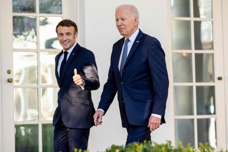 נשיא צרפת מקרון לצד  נשיא ארה"ב ג'ו ביידן בביקור ב הבית הלבן
