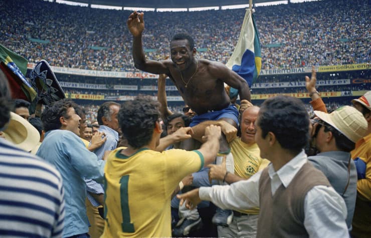 פלה חוגג את הזכייה של ברזיל במונדיאל 1970